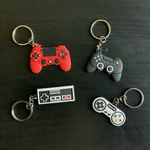 🌺 4PC GAME CONTROLLERS KEYCHAIN GAMER SET BUNDLE COLLECTORS NINTENDO XBOX PS5 - Picture 3 of 12